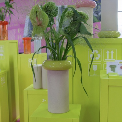 Donut vase/pedestal lime